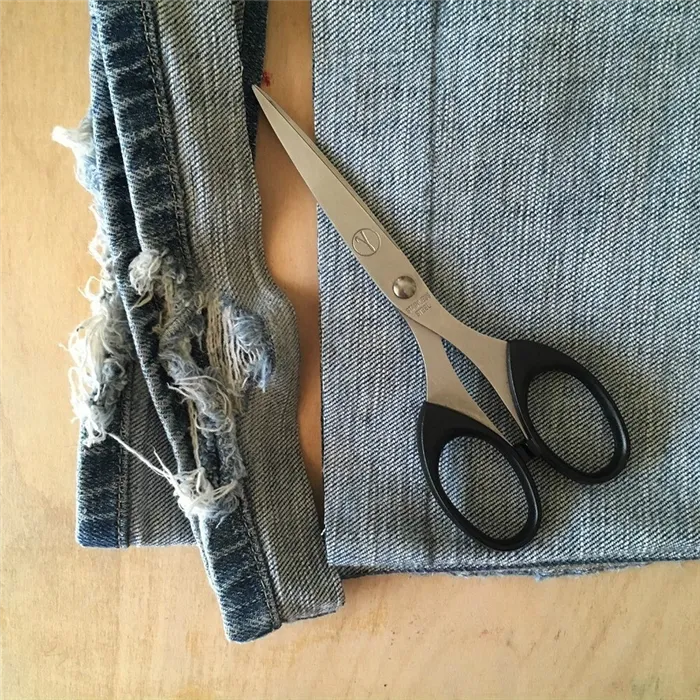Как подворачивать джинсы вручную с помощью двойной строчки.