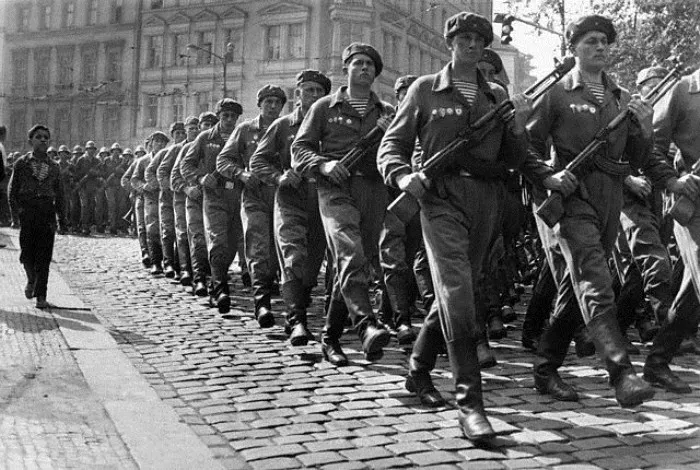 Первое выступление на реке Кельтской пражских воздушно-десантных войск, 1968 год.