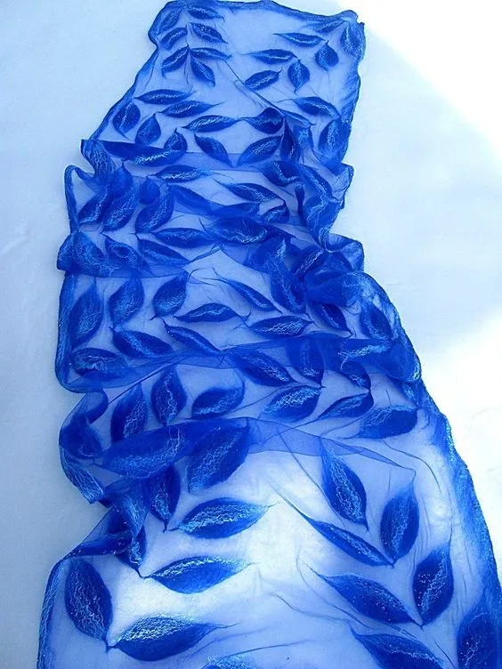 Синий шарф нуно фелтинг