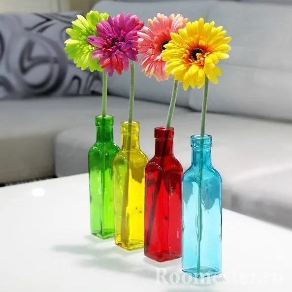Бутылочки под цветы из цветного стекла
