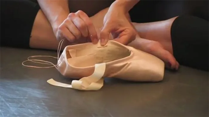 Как пришить ленты на носки туфель