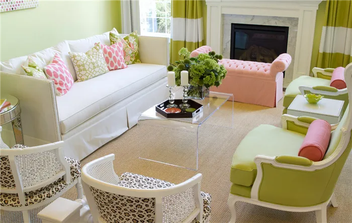 Розовый и зеленый в гостиной