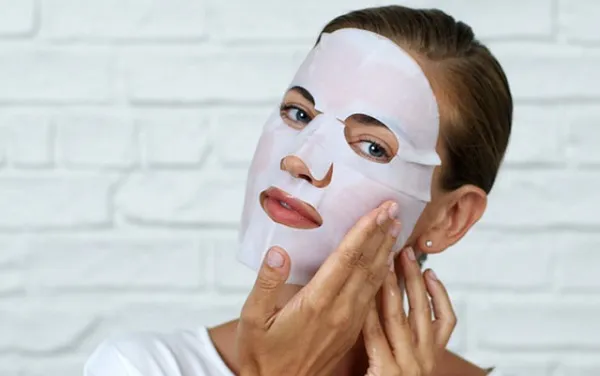 Регулярное использование тканевой маски заметно улучшит внешний вид вашей кожи.