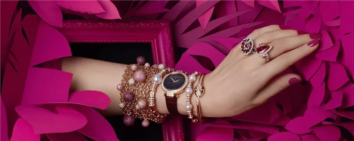Ношение браслетов на руках для женщин: узнайте, как правильно носить золотые и серебряные украшения на руках
