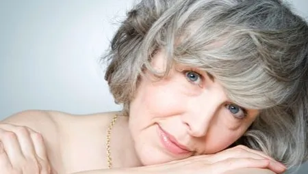 Цвет волос для женщин старше 50 лет: выбор оттенков и тонов