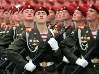 Какие рода войск носят бордовые береты?