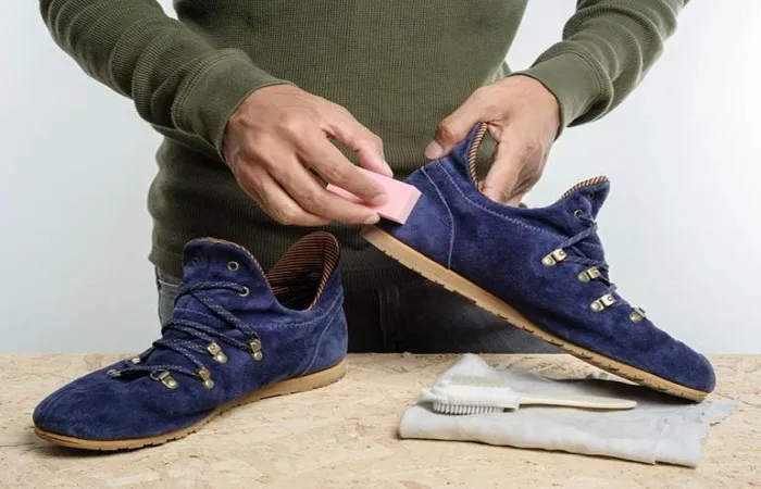 Ластик помогает удалить грязь с замшевой обуви/Фото: hozsekretiki.ru
