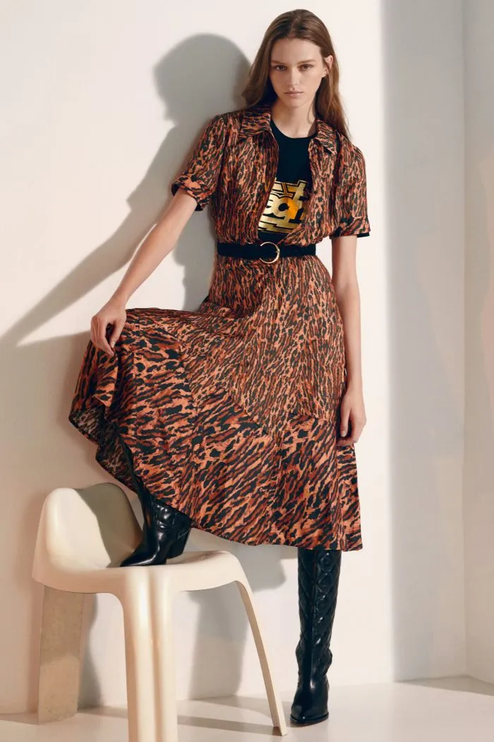 Модное леопардовое платье Sandro
