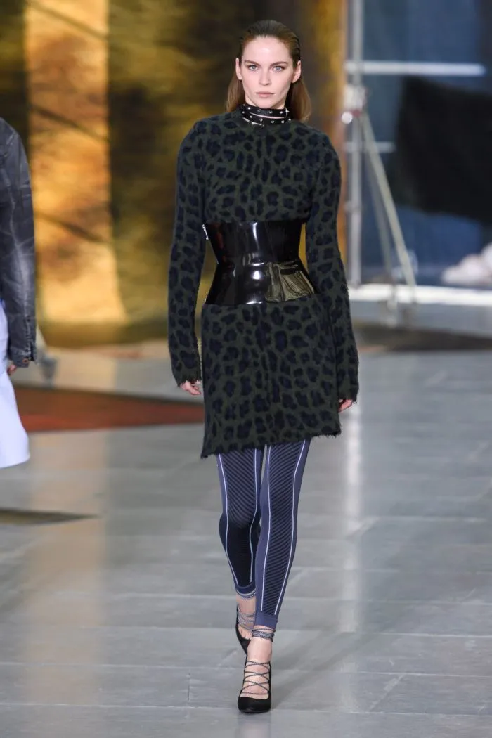 Современное леопардовое платье с леопардовым принтом