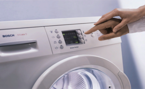 С элементами стиральной машины следует обращаться осторожно, чтобы их не повредить