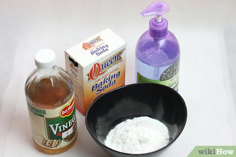 Изображение с названием Make a Mixture to Clean Plastic Step 1