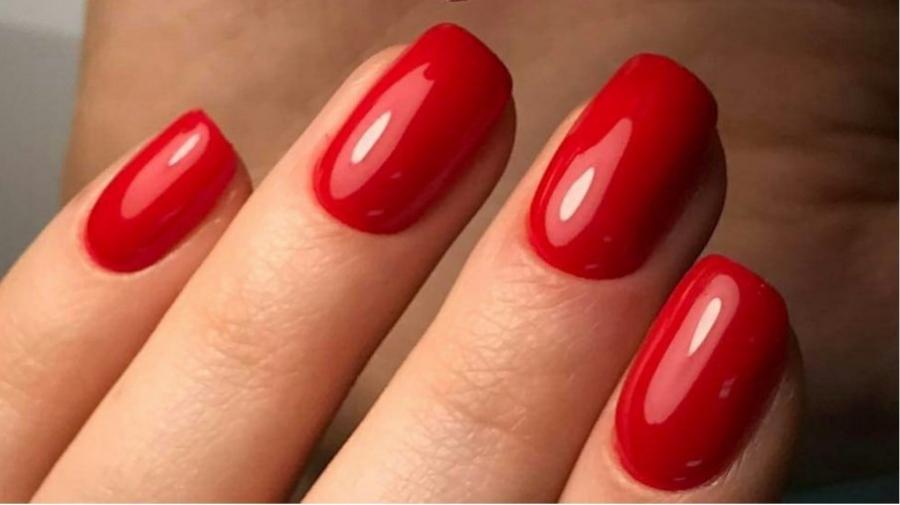 Красный дизайн ногтей: модные тенденции, фото 2021-2022