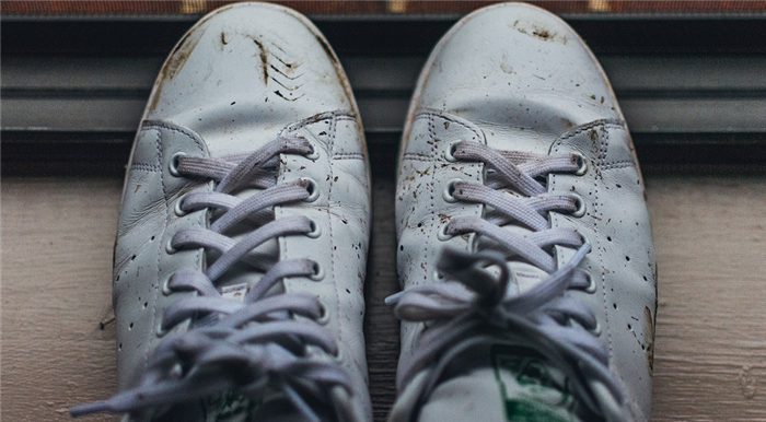 Как отмыть белые кроссовки: полный разбор и 6 полезных советов