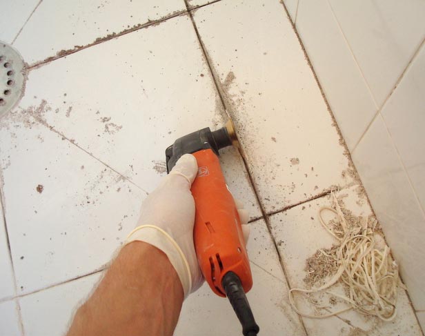очистить швы между плиткой на полу 