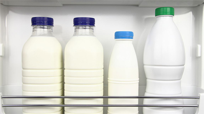 Особенности и сроки хранения пастеризованного и натурального молока